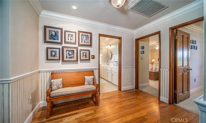 Bathroom, Interior, Recessed Lighting, Wood Texture Flooring
