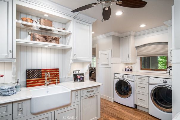 Interior, Recessed Lighting, Utility Closets, Washer, Wood Texture Flooring