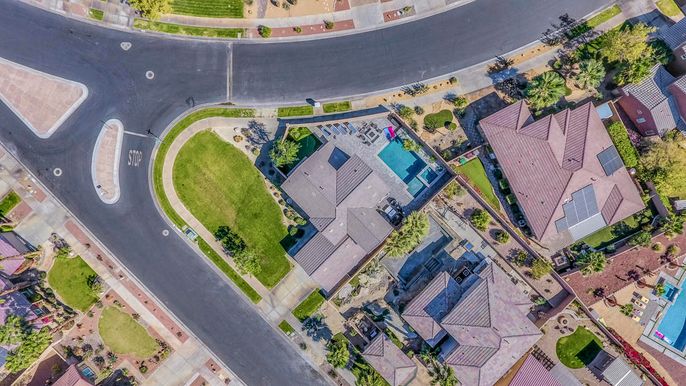 Exterior, Drone