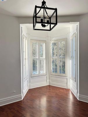 Empty room, Interior, Pendant Lights, Wood Texture Flooring