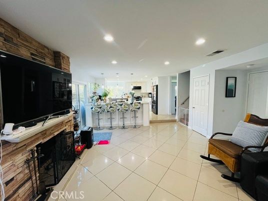 Fireplace, Interior, Kitchen, Recessed Lighting