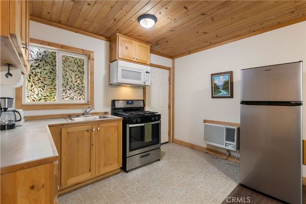 Interior, Kitchen, Wooden Ceilings