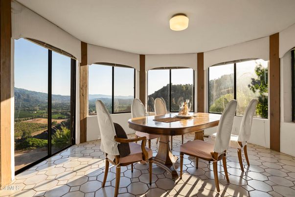 Dining room, Interior