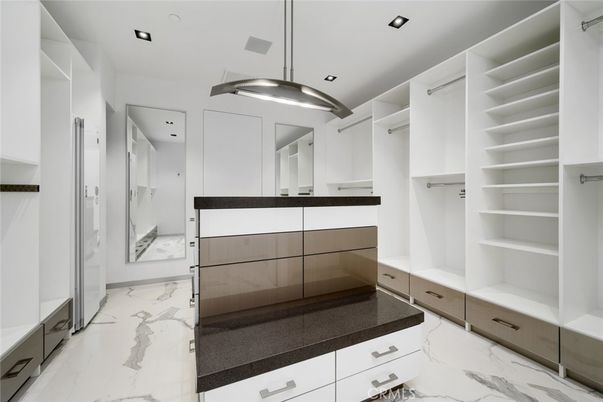 Interior, Marble, Pendant Lights, Recessed Lighting, Walk-in Closets