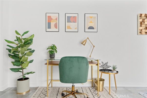 Home Office, Interior