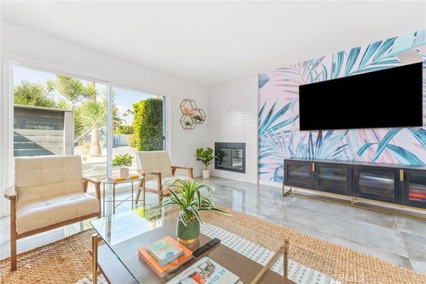 Fireplace, Interior, Living room