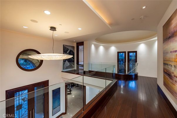 Interior, Pendant Lights, Recessed Lighting, Wood Texture Flooring