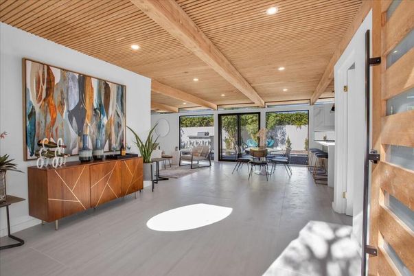 Dining room, Interior, Recessed Lighting, Wooden Beams, Wooden Ceilings