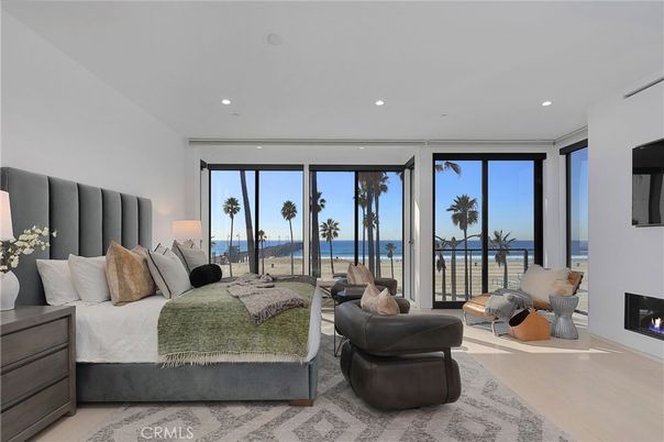 Bedroom, Fireplace, Interior, Recessed Lighting, Water