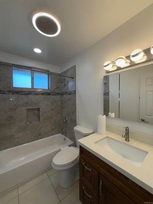 Bathroom, Interior, Recessed Lighting