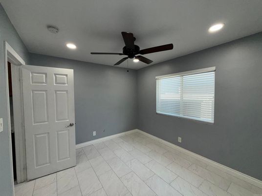 Empty room, Interior, Marble, Recessed Lighting