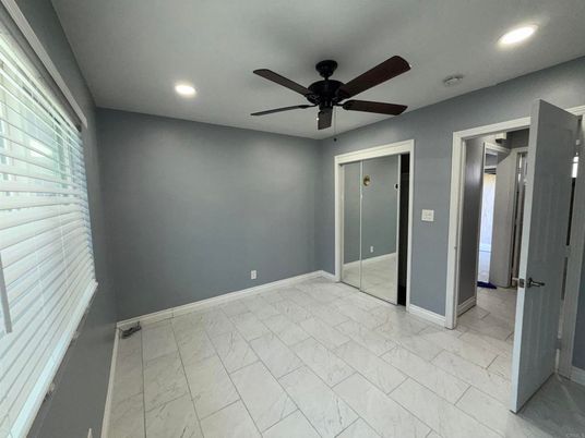 Empty room, Interior, Marble, Recessed Lighting
