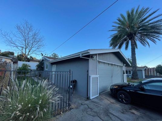 Detached Garage, Exterior