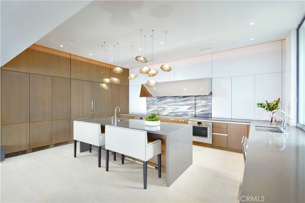 Dining room, Interior, Kitchen, Pendant Lights, Recessed Lighting, Stainless Steel Appliances