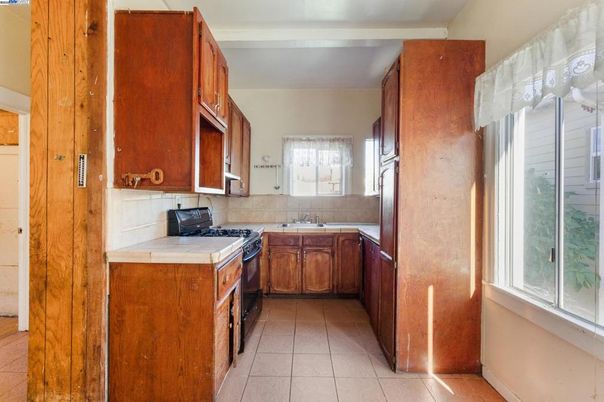 Interior, Kitchen, Tile Countertops