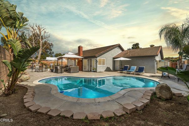 Exterior, Pool