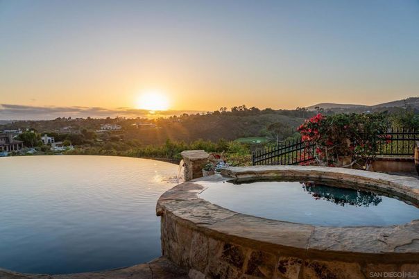 Exterior, Pool, Water