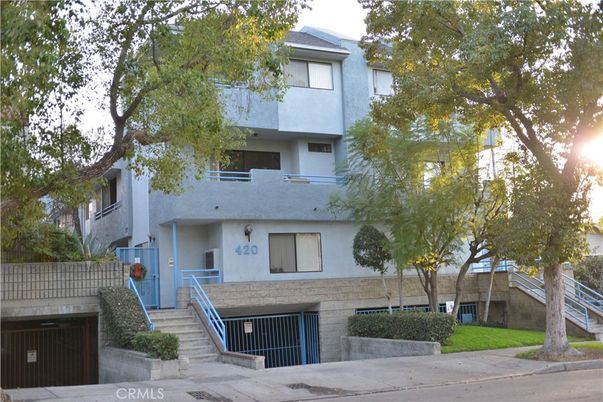 Exterior, Facade, Modern