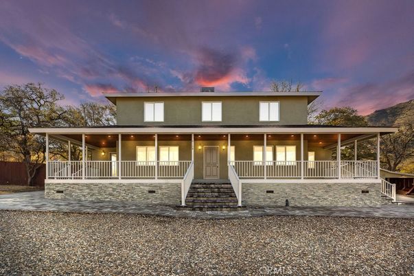 Backyard, Exterior, Facade, Modern
