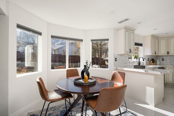 Dining room, Interior, Kitchen, Recessed Lighting