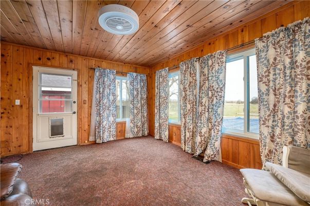 Empty room, Interior, Wooden Ceilings, Wooden Walls