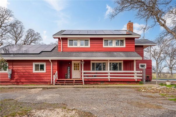 Exterior, Facade, Solar Panels, American Foursquare