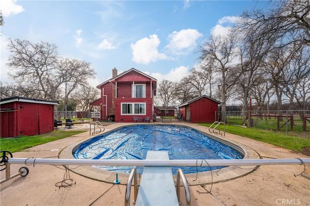 Exterior, Pool