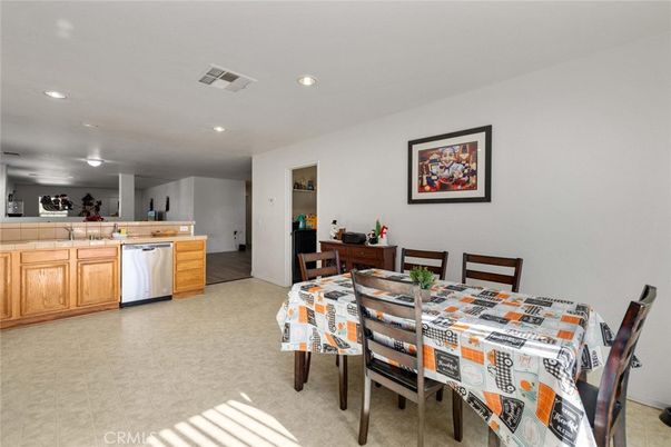 Dining room, Interior, Kitchen, Recessed Lighting