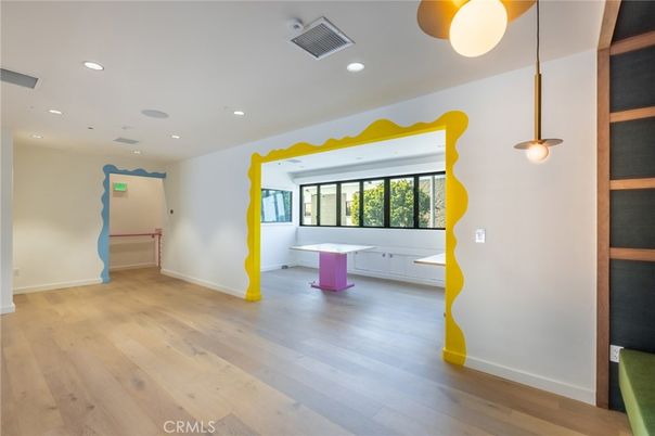 Interior, Pendant Lights, Recessed Lighting, Wood Texture Flooring