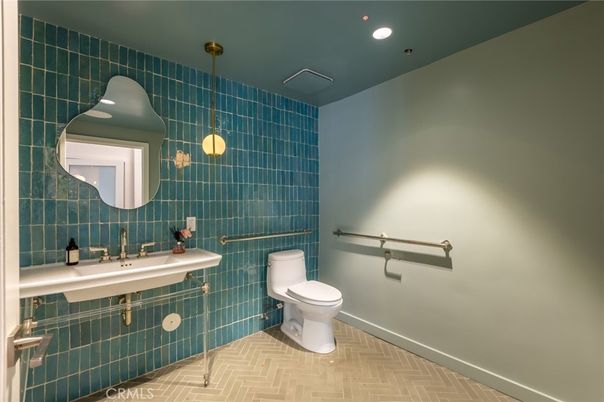 Bathroom, Interior, Pendant Lights, Recessed Lighting, Wood Texture Flooring