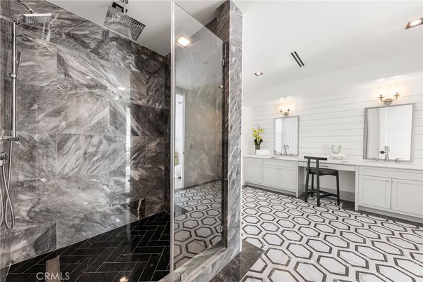 Bathroom, Interior, Marble Walls, Recessed Lighting