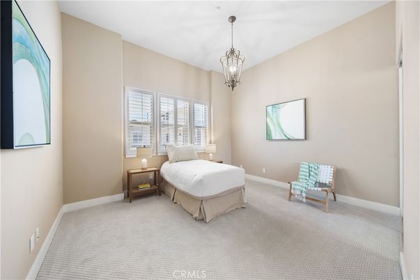Bedroom, Chandelier, Interior, Pendant Lights