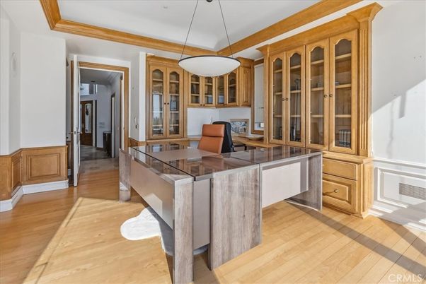 Interior, Pendant Lights, Wood Texture Flooring
