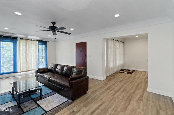 Interior, Living room, Recessed Lighting, Wood Texture Flooring