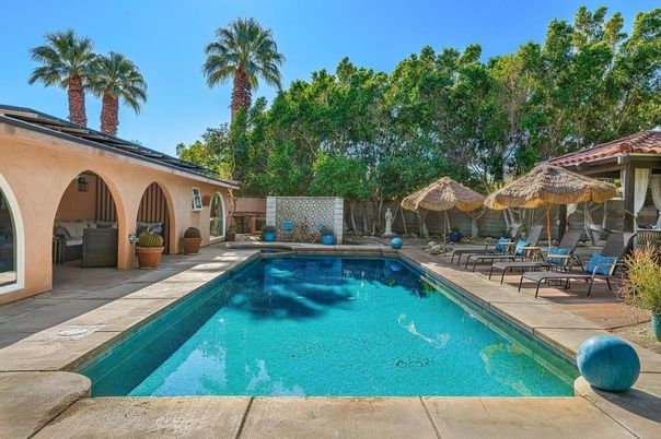 Exterior, Pool
