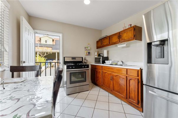 Dining room, Interior, Kitchen, Recessed Lighting, Stainless Steel Appliances
