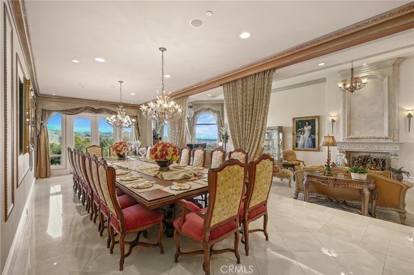 Chandelier, Dining room, Fireplace, Interior, Living room, Recessed Lighting, Water