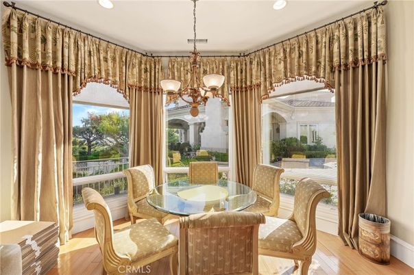 Chandelier, Dining room, Interior, Recessed Lighting, Wood Texture Flooring