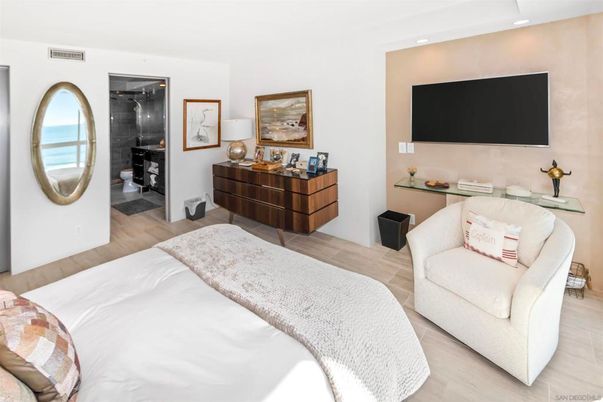 Bedroom, Interior, Recessed Lighting, Water, Wood Texture Flooring