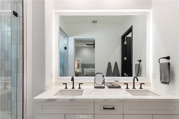 Bathroom, Dual Sink Vanities, Interior