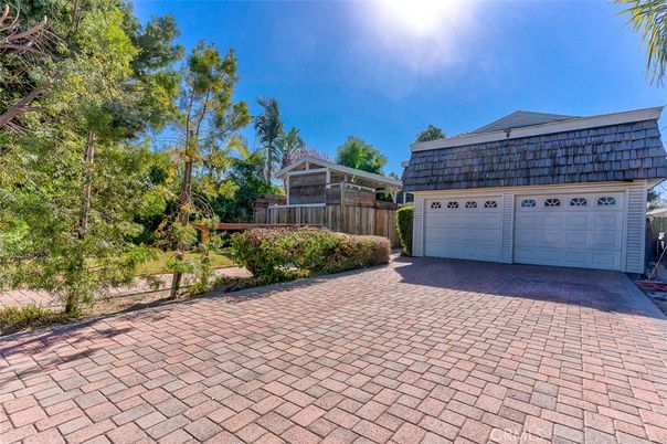 Detached Garage, Exterior