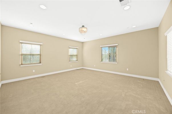 Empty room, Interior, Recessed Lighting