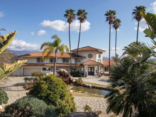 Attached, Exterior, Facade, Mediterranean