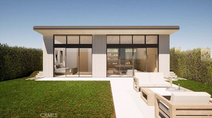 Backyard, Exterior, Facade, Modern