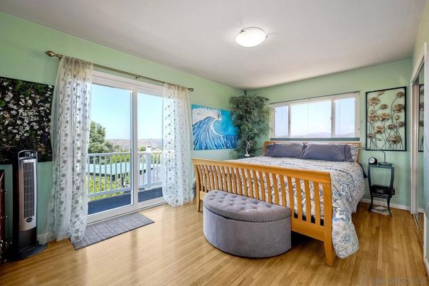 Bedroom, Interior, Water, Wood Texture Flooring