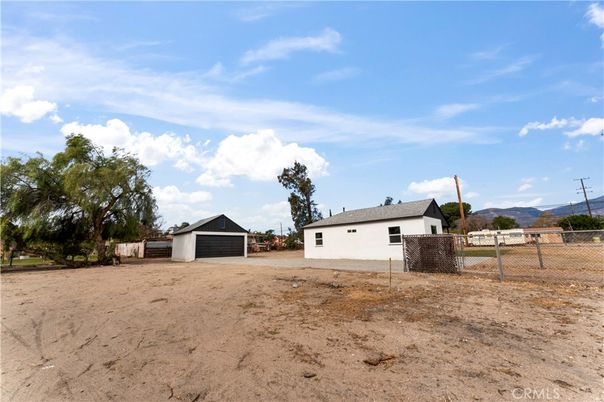 Backyard, Detached Garage, Exterior
