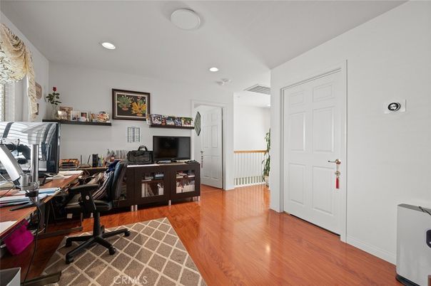 Home Office, Interior, Recessed Lighting, Wood Texture Flooring