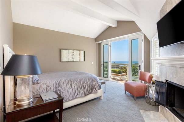 Bedroom, Interior, Water