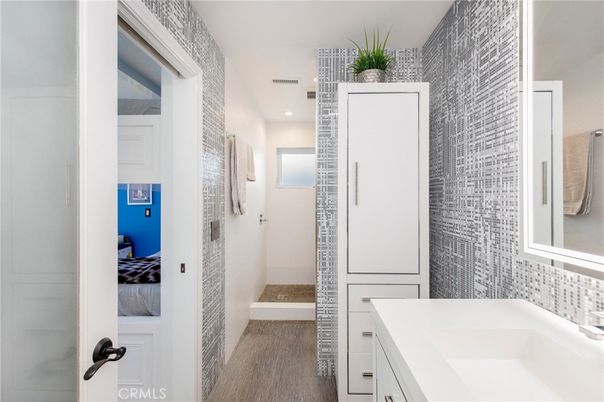 Bathroom, Interior, Recessed Lighting, Wood Texture Flooring