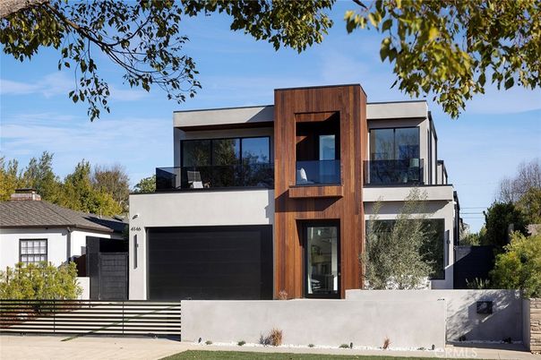 Attached, Exterior, Facade, Modern